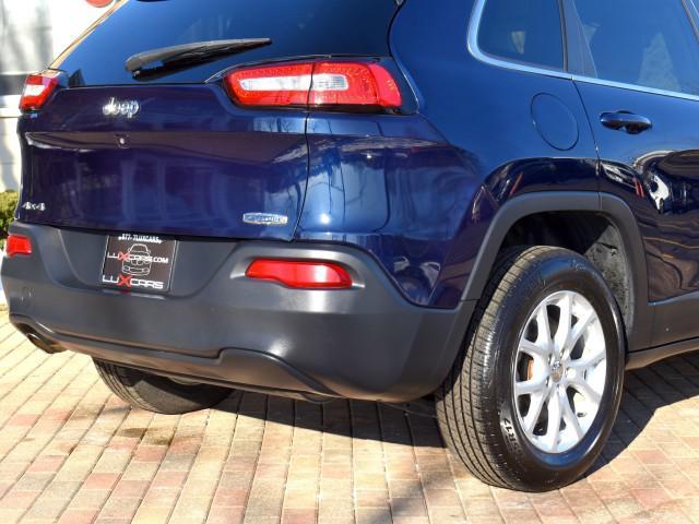 used 2015 Jeep Cherokee car, priced at $9,899