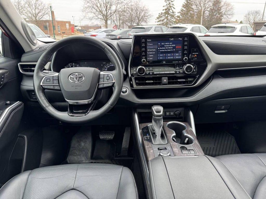 used 2021 Toyota Highlander car, priced at $29,495