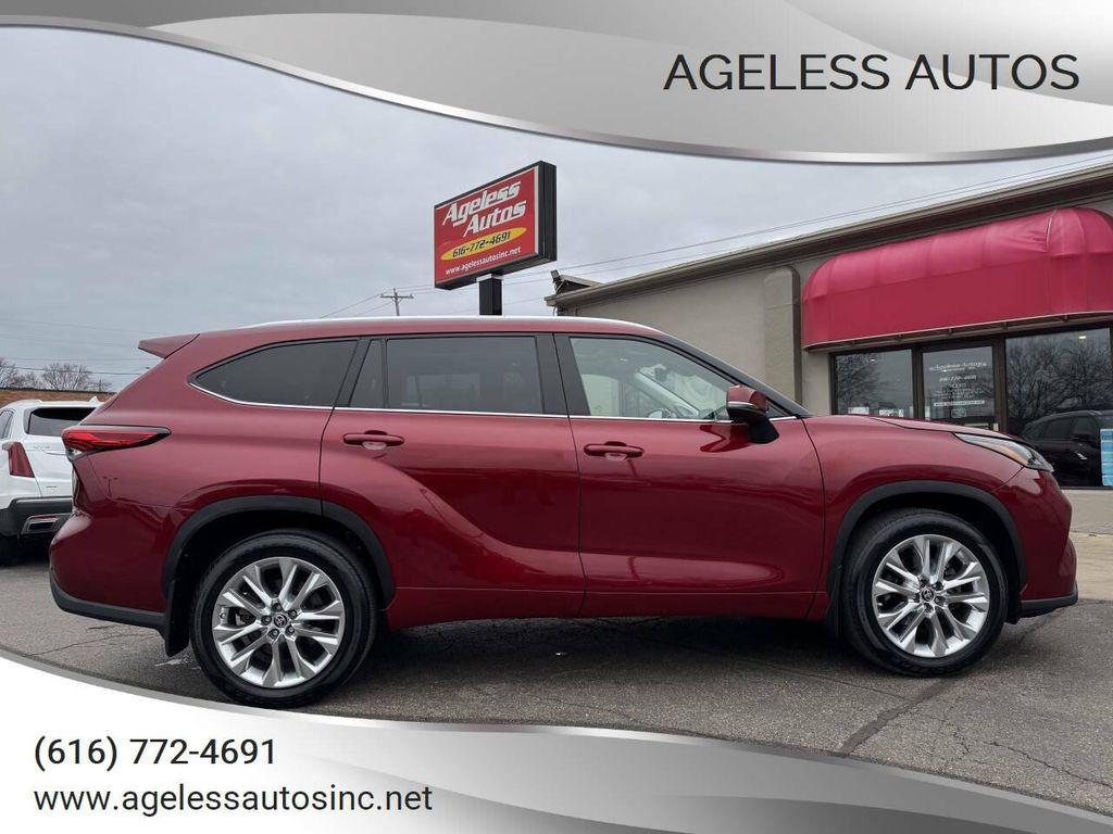 used 2021 Toyota Highlander car, priced at $30,995