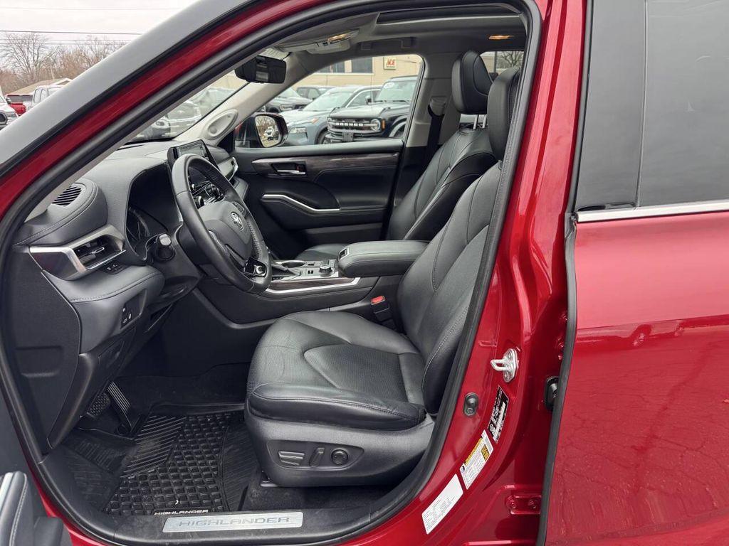used 2021 Toyota Highlander car, priced at $29,495