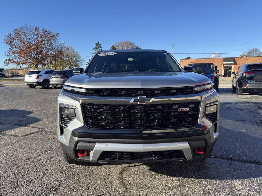 used 2024 Chevrolet Traverse car, priced at $43,995