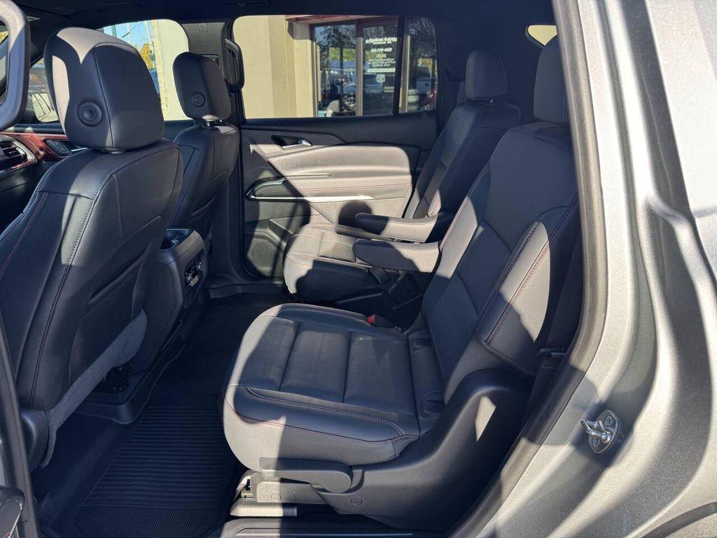 used 2024 Chevrolet Traverse car, priced at $43,995