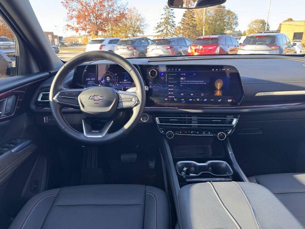 used 2024 Chevrolet Traverse car, priced at $43,995