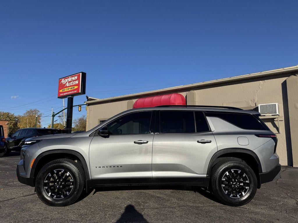 used 2024 Chevrolet Traverse car, priced at $43,995