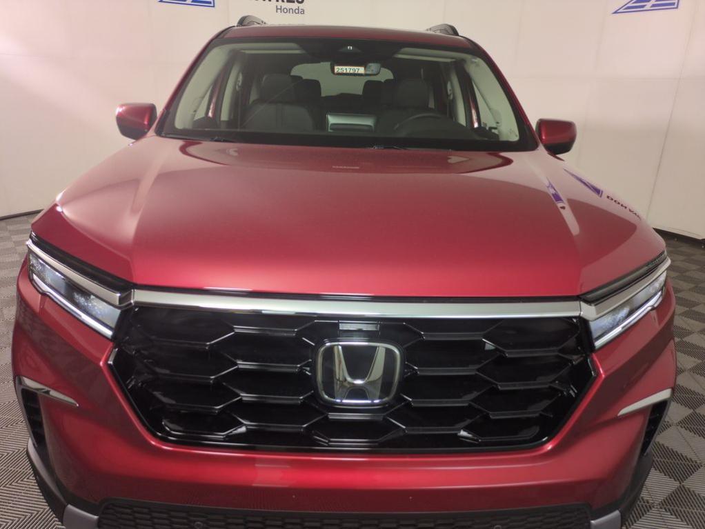 new 2025 Honda Pilot car, priced at $50,380