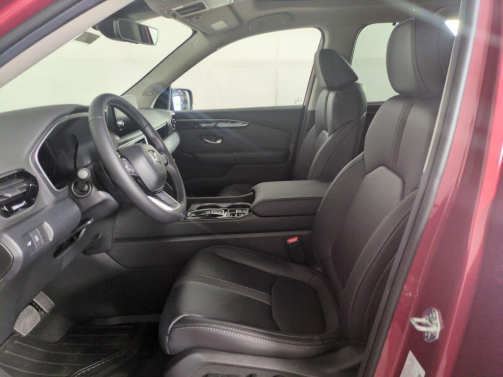 new 2025 Honda Pilot car, priced at $50,380