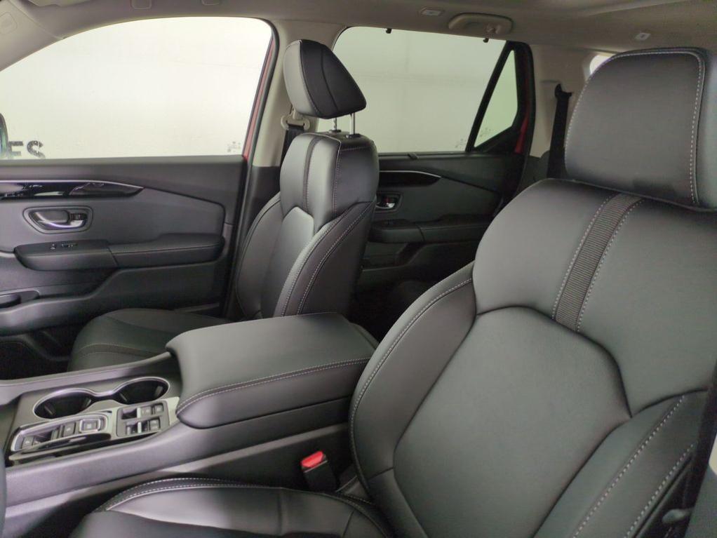 new 2025 Honda Pilot car, priced at $49,872