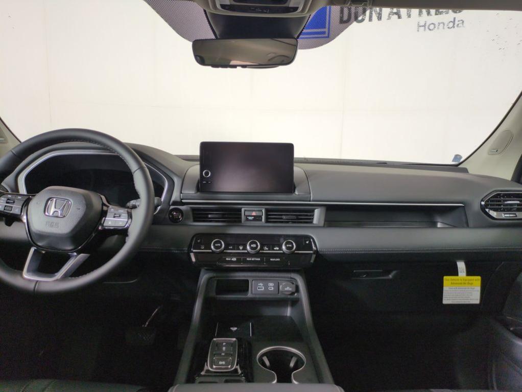 new 2025 Honda Pilot car, priced at $49,872