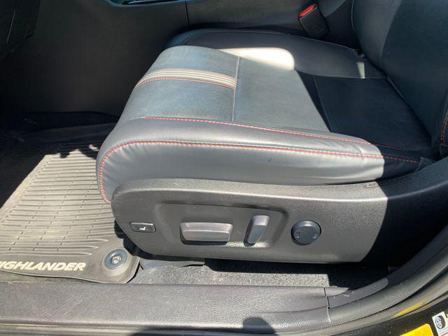 used 2019 Toyota Highlander car, priced at $24,499