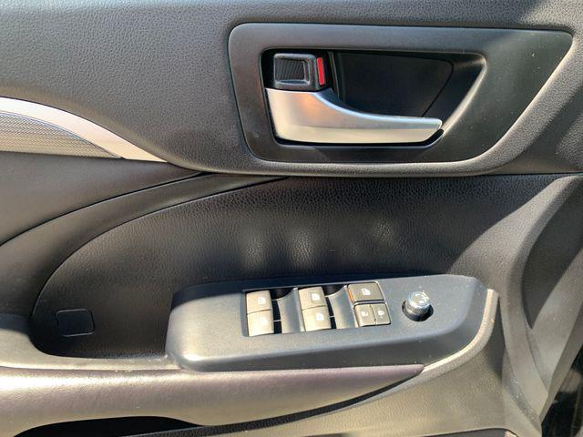 used 2019 Toyota Highlander car, priced at $24,499