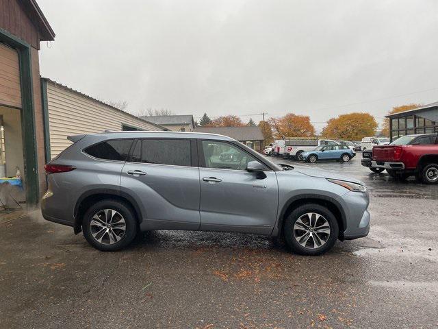 used 2021 Toyota Highlander Hybrid car, priced at $25,500