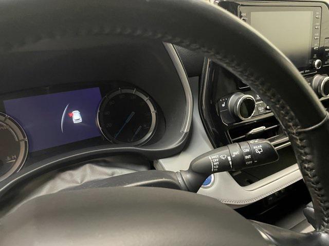 used 2021 Toyota Highlander Hybrid car, priced at $25,500