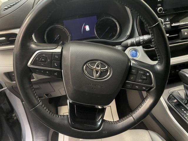 used 2021 Toyota Highlander Hybrid car, priced at $25,500