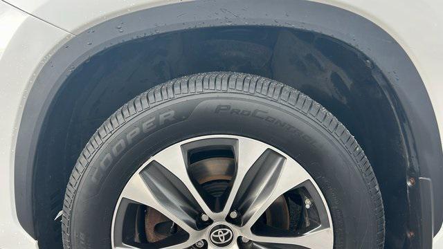 used 2023 Toyota Highlander car, priced at $39,000