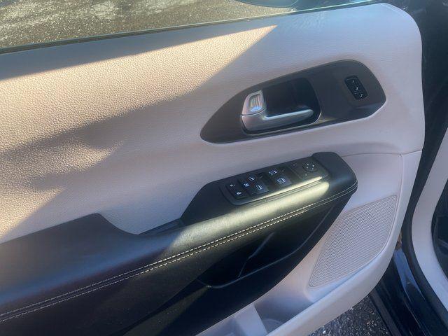 used 2024 Chrysler Pacifica car, priced at $30,376