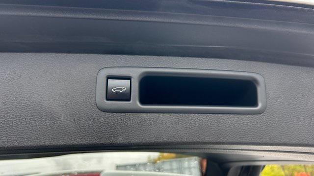 used 2023 Toyota Highlander car, priced at $38,500