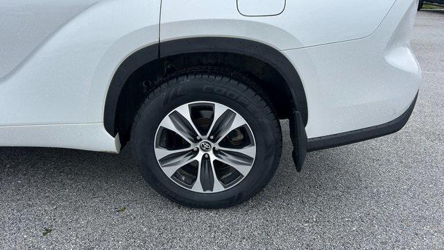 used 2023 Toyota Highlander car, priced at $38,500
