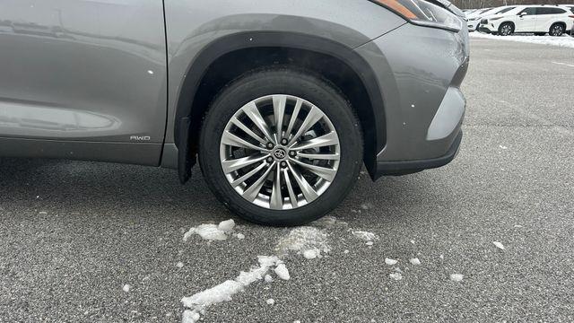 new 2026 Toyota Highlander Hybrid car, priced at $58,092