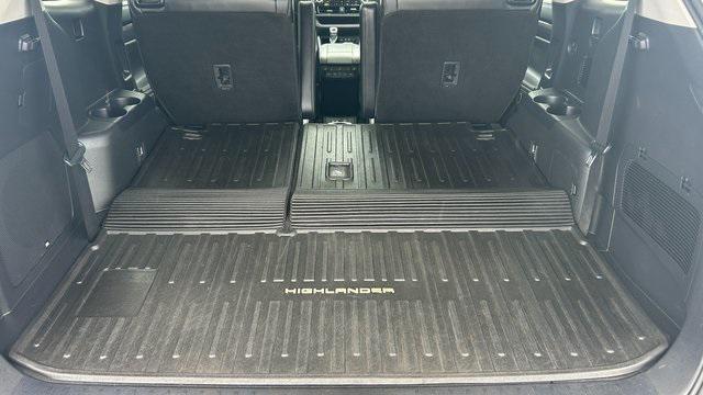 used 2021 Toyota Highlander Hybrid car, priced at $32,900