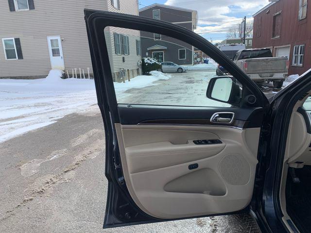 used 2015 Jeep Grand Cherokee car, priced at $11,500