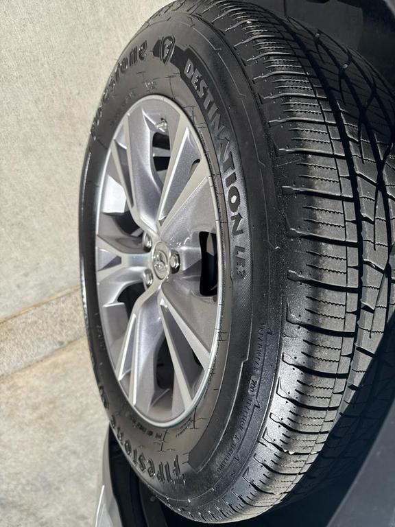 used 2014 Toyota Highlander car, priced at $12,988