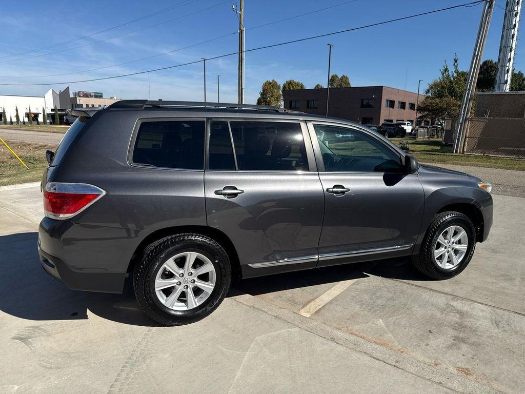 used 2011 Toyota Highlander car, priced at $9,988