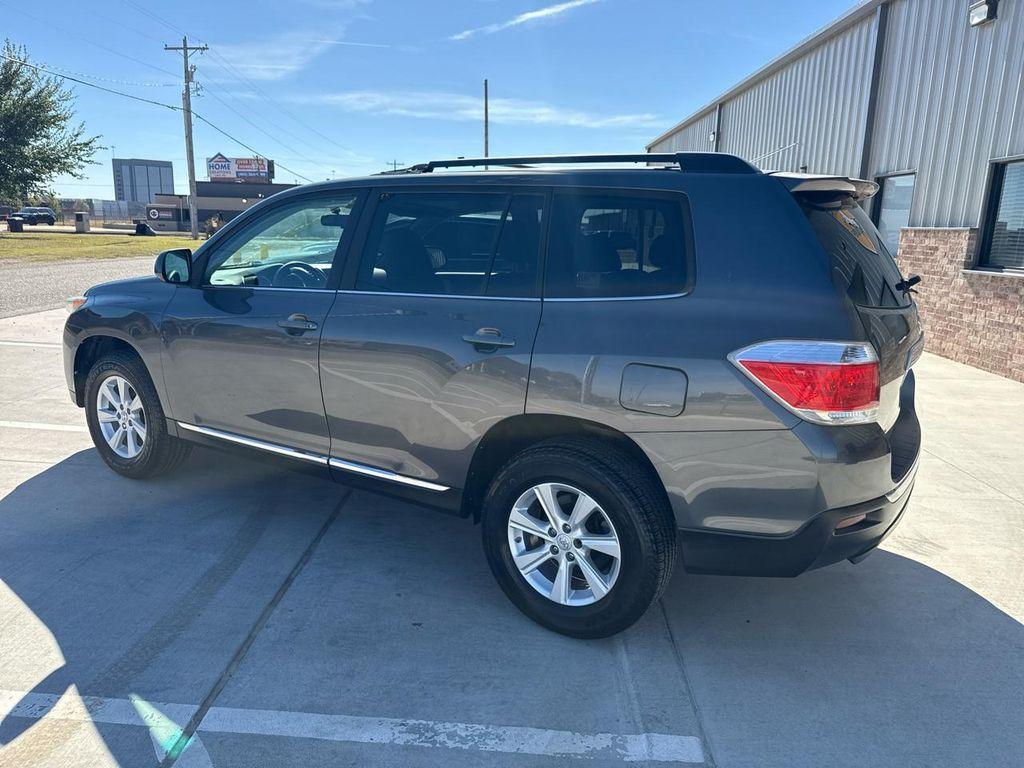 used 2011 Toyota Highlander car, priced at $9,988