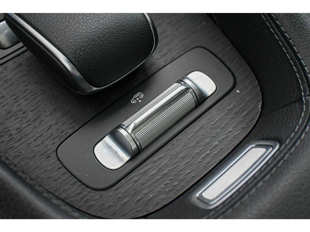 Mercedes-Benz GLS view 50
