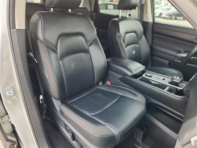 used 2025 Nissan Pathfinder car, priced at $33,999