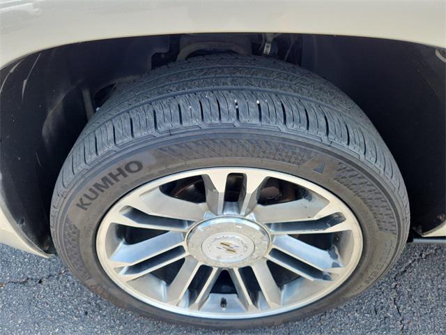 used 2013 Cadillac Escalade car, priced at $15,999