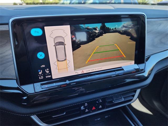 new 2026 Volkswagen Atlas car, priced at $44,557