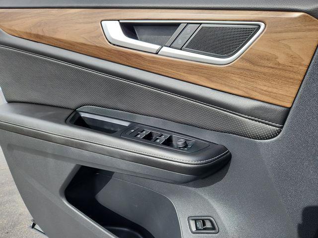 used 2025 Volkswagen Atlas car, priced at $32,999