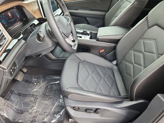 used 2025 Volkswagen Atlas car, priced at $32,999