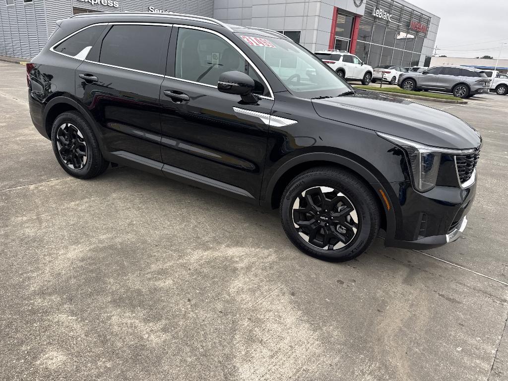 used 2025 Kia Sorento car, priced at $31,299