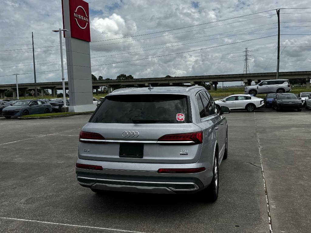 Audi Q7 view 21