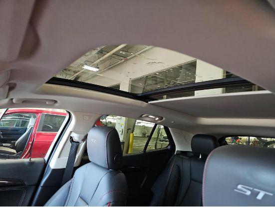 used 2023 Buick Envision car, priced at $25,995