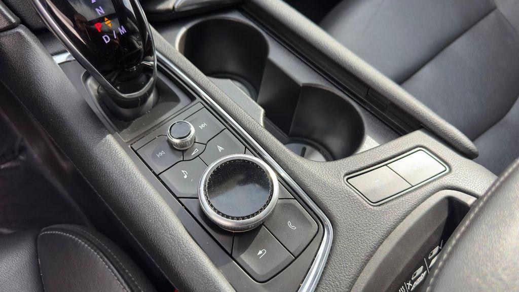 used 2024 Cadillac XT6 car, priced at $37,888