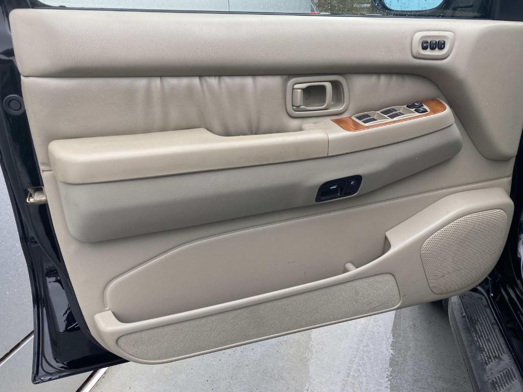 used 2002 INFINITI QX4 car, priced at $9,999