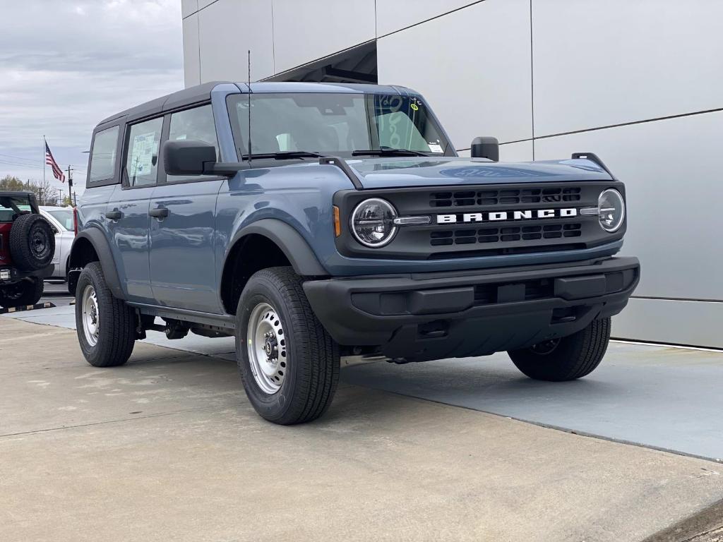 new 2025 Ford Bronco car, priced at $41,570