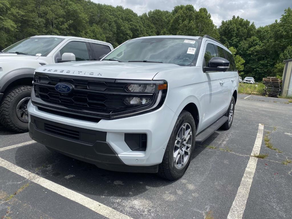 used 2025 Ford Expedition car, priced at $58,477
