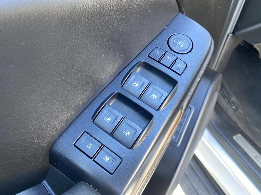 used 2020 GMC Yukon XL car, priced at $33,397