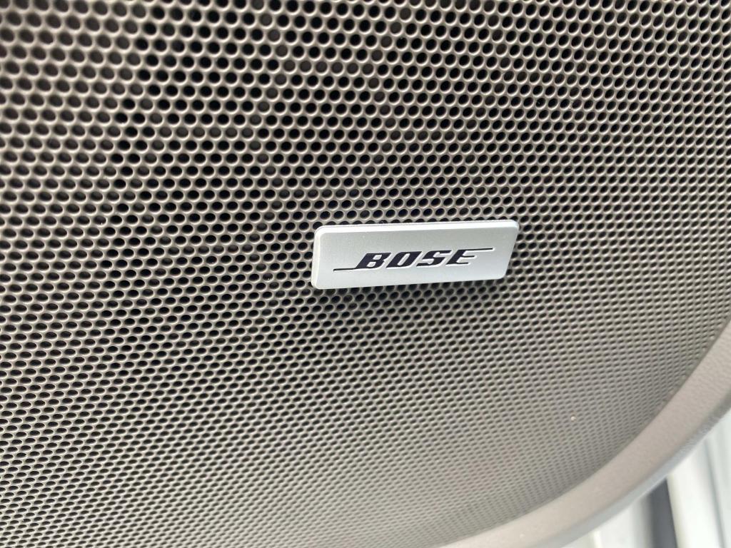 used 2021 Chevrolet Traverse car, priced at $28,399