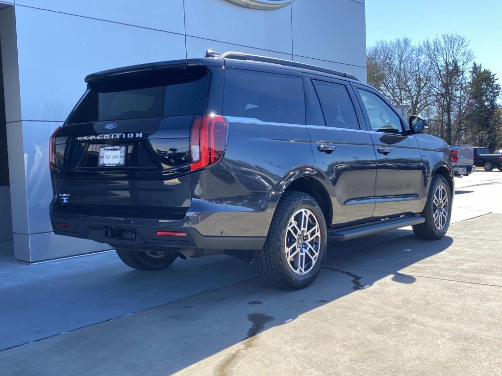 used 2025 Ford Expedition car, priced at $57,399