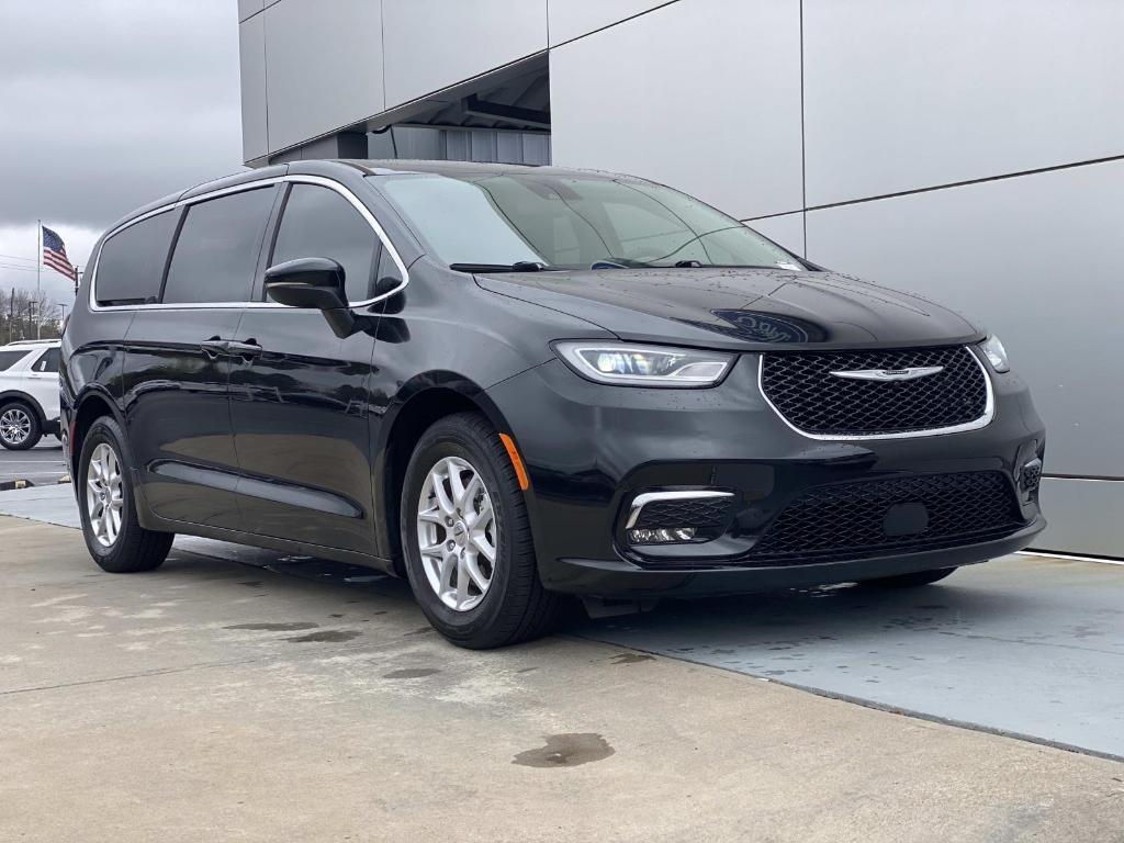 used 2023 Chrysler Pacifica car, priced at $25,399