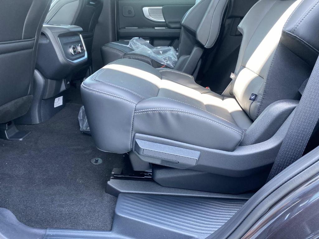 new 2026 Ford Expedition car, priced at $81,300