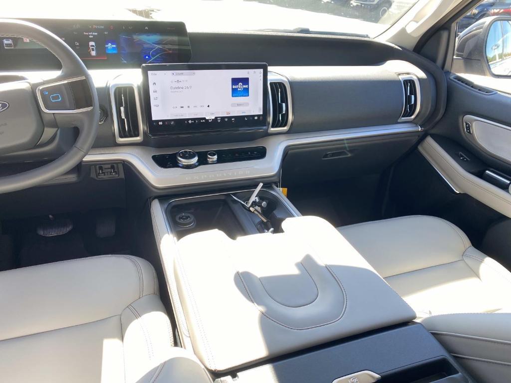 new 2025 Ford Expedition car, priced at $66,540