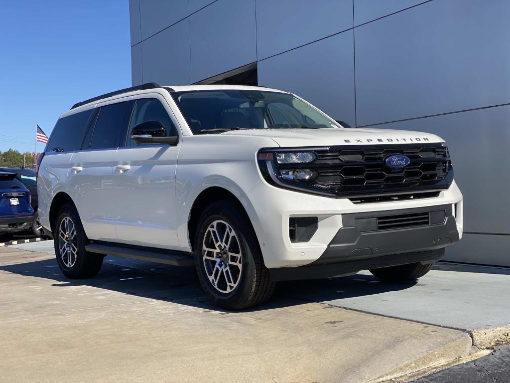 new 2025 Ford Expedition car, priced at $66,540