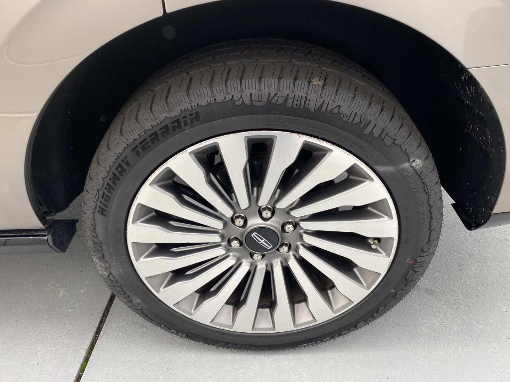 used 2019 Lincoln Navigator car, priced at $33,997