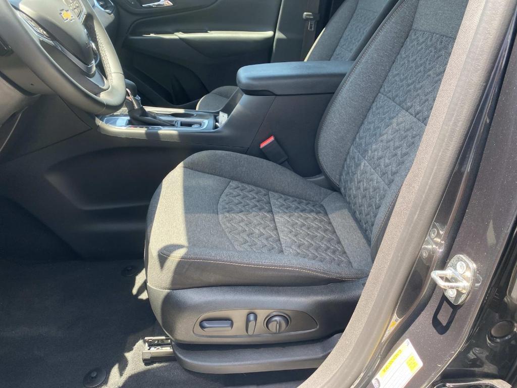 used 2023 Chevrolet Equinox car, priced at $19,077