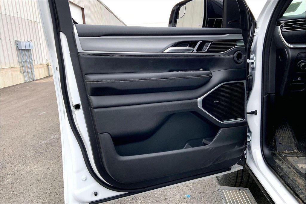 new 2026 Jeep Grand Wagoneer L car, priced at $76,730